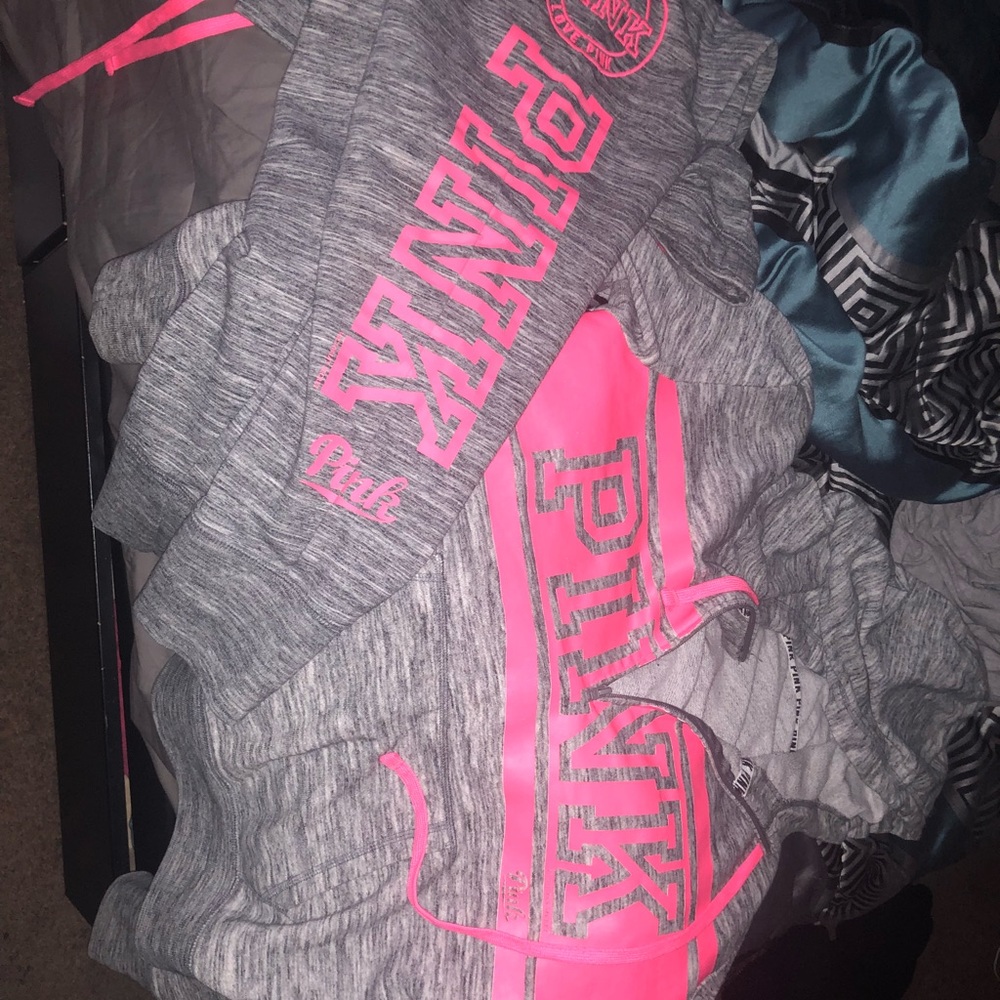 Fashion show vs pink grey and pink outfit